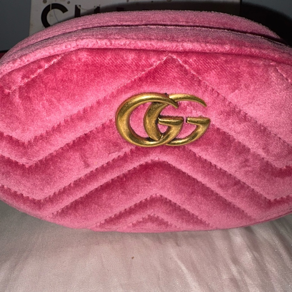 🩷SOLD🩷Authentic Gucci Pink Velvet Matelasse GG Marmont Belt Bag🩷 - Picture 2 of 9